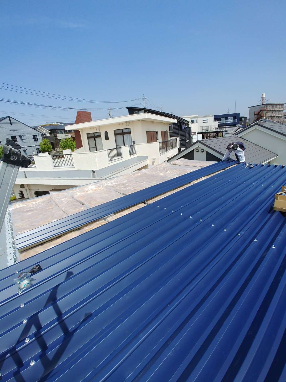 折板屋根の断熱工法